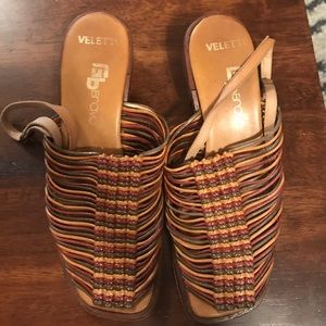 Leather Veletto small heels